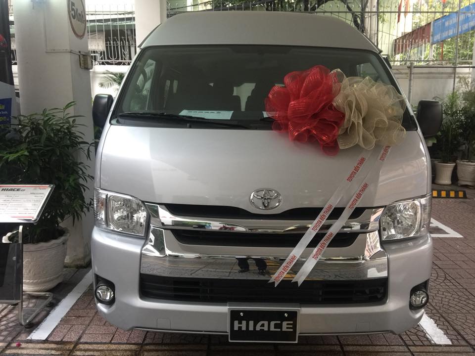 TOYOTA HIACE 15 CHỖ CÁ MẬP VANG BÓNG 1 THỜI