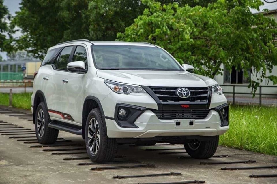 Toyota Fortuner TRD, lắp ráp tại VN, sản xuất năm 2019 - tặng 100% thuế trước bạ