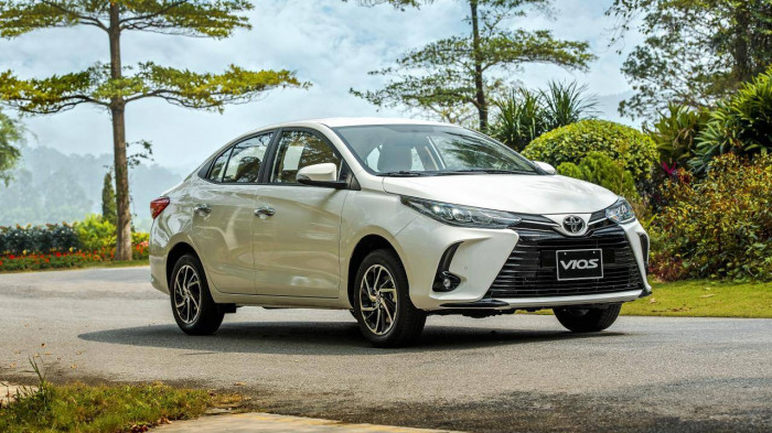 Khách hàng mua Toyota Vios trong tháng 6/2021 sẽ nhận được hỗ trợ lệ phí trước bạ, cộng với chương trình vay ưu đãi cho khách hàng trả góp.